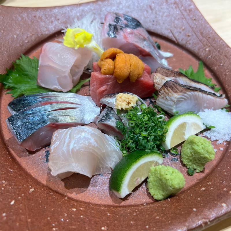 刺し身盛り合わせ(はな板 吉心)