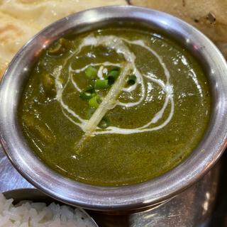 チキンサグカレー(インド・ネパール料理スジャータ)