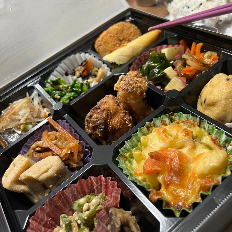 おまかせお弁当(懐石小鉢定食・松代象山店 しんこきゅう（心幸食）)