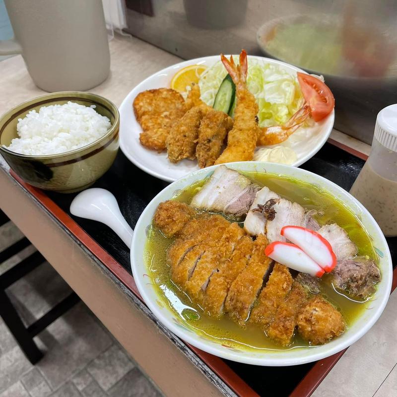 カツカレーラーメン大盛り定食(中根うどん 白金店)