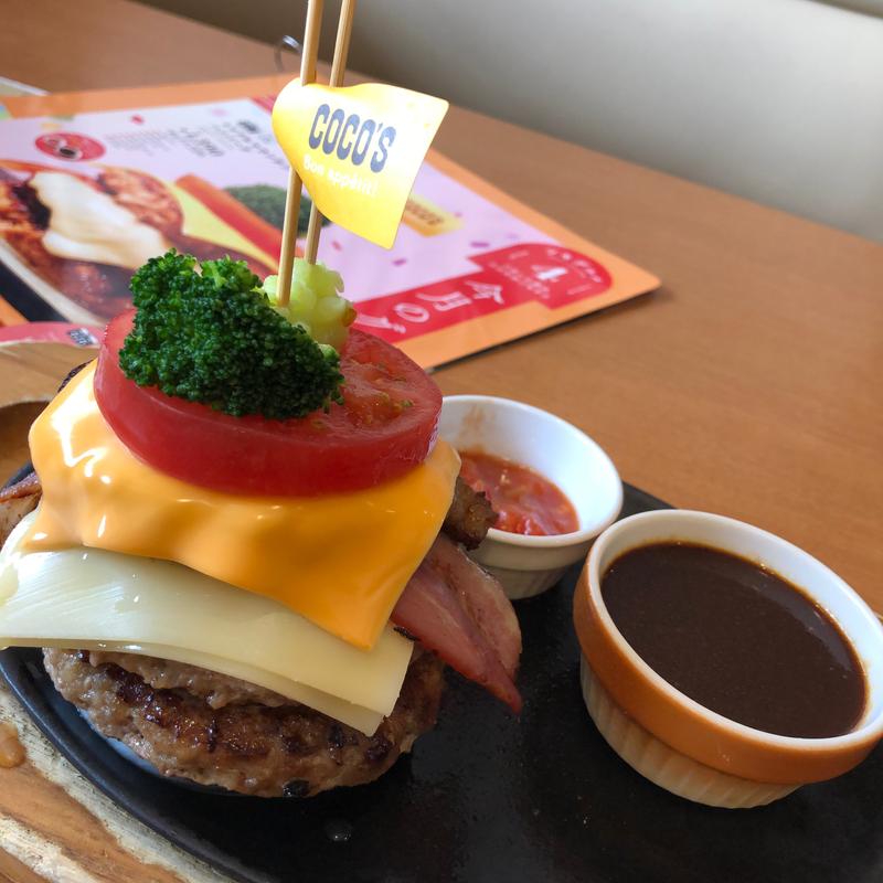 トリプルマウンテンハンバーグ(ココス 足立保木間店)