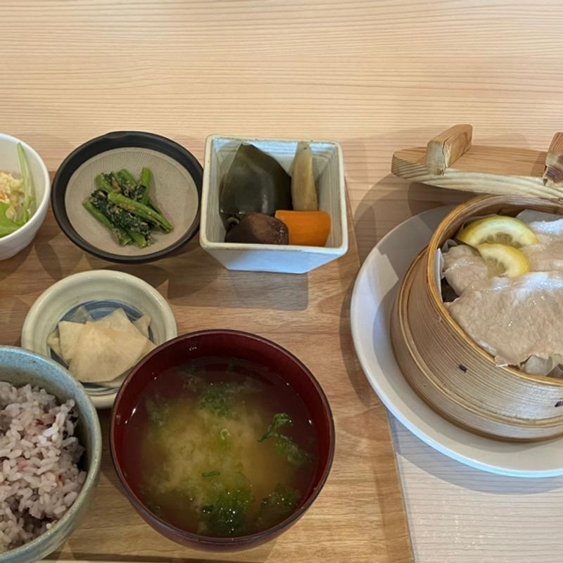 やまゆりポークと旬野菜の柑橘せいろ蒸し御膳(瑞穂ノ里)