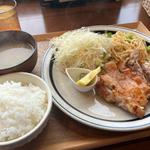 きざみわさびとヒマラマ岩塩のチキンガーリックステーキ定食(RURAL KITCHEN)