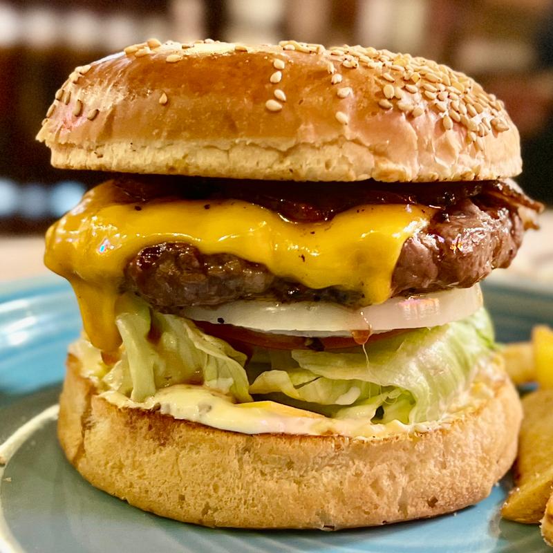 ベーコンチーズバーガー(Louis Hamburger Restaurant ルイス ハンバーガーレストラン)