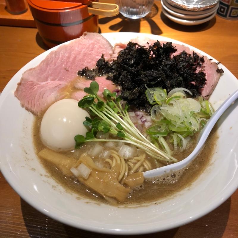 濃厚煮干豚骨ラーメン(金沢濃厚煮干豚骨 伊乃心（いのしん）)