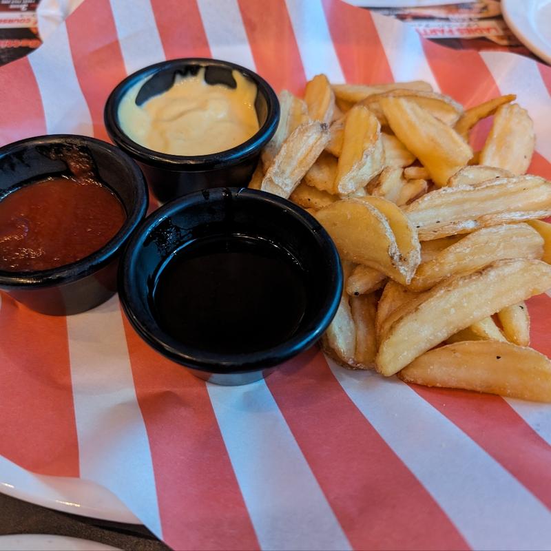 フライデーズフライ&3種ディップ(TGI FRIDAYS 横浜西口店)