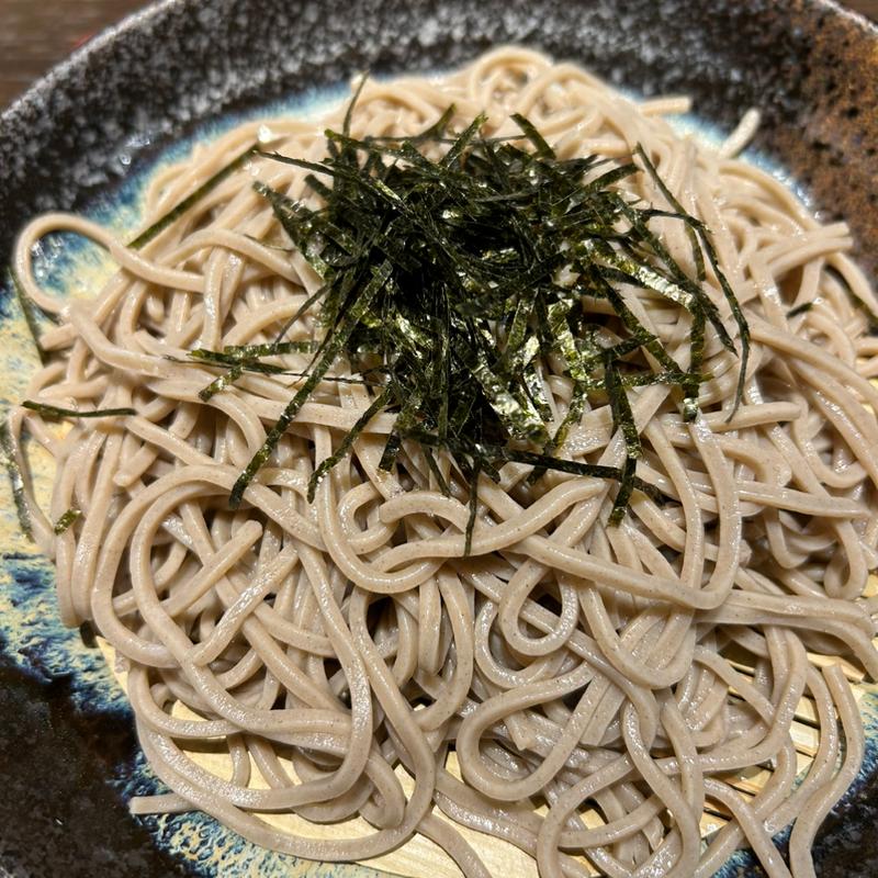 ざる蕎麦　(蕎麦切り くろ)