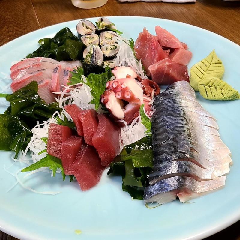 刺身盛り合わせ(小料理 あき)