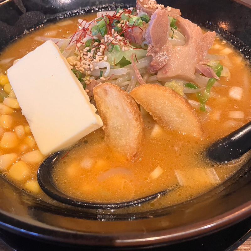 白湯味噌バターコーンラーメン(和風楽麺ひのでや Beyond)