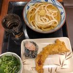 かけうどん　鮭おにぎり　かしわ天