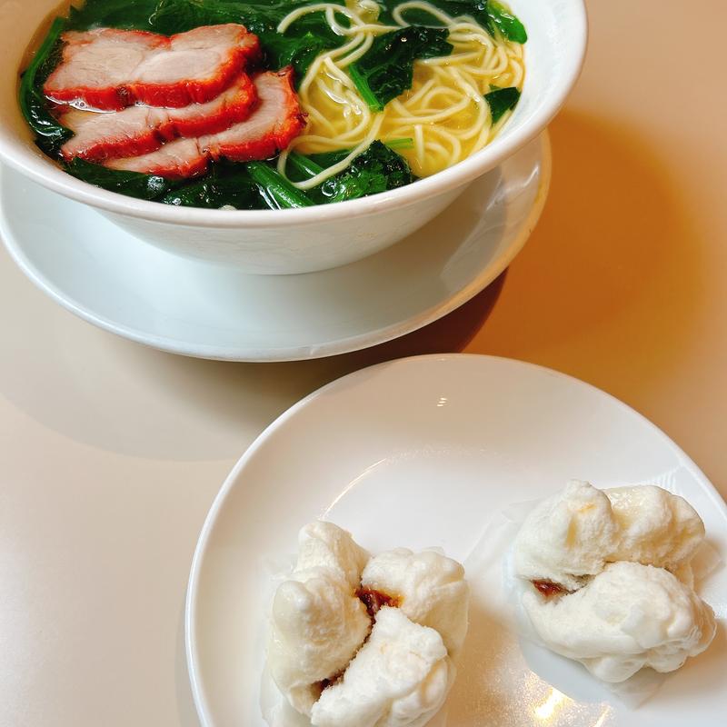 コンビネーションランチA（ミニチャーシューパオ＆チャーシュー麺）(神戸元町別館牡丹園 大阪梅田エスト店)