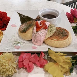幸せの桜パンケーキ(幸せのパンケーキ　淡路島テラス)