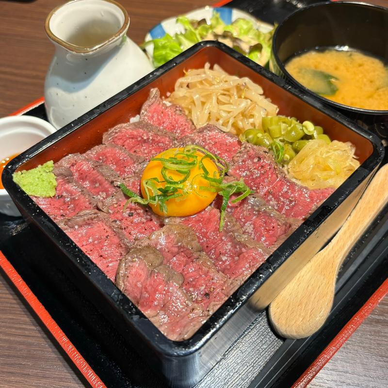 黒毛和牛のひつまぶし（トッピング卵）(SPAJIO)