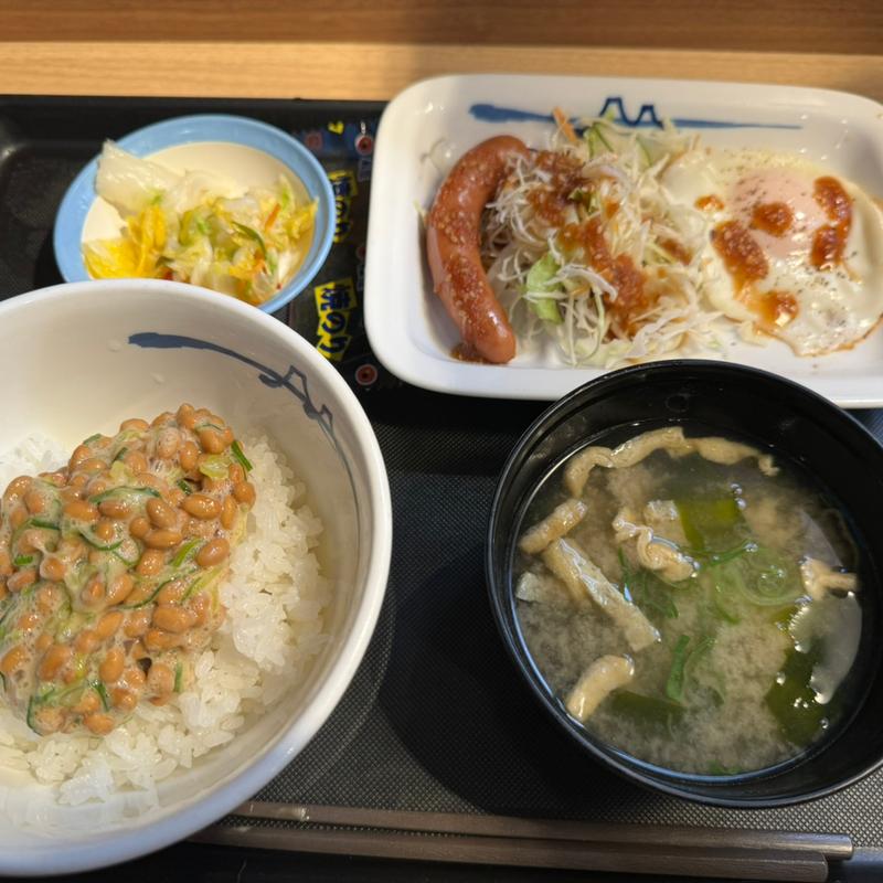 ソーセージエッグ定食(松屋 新宿西口店)