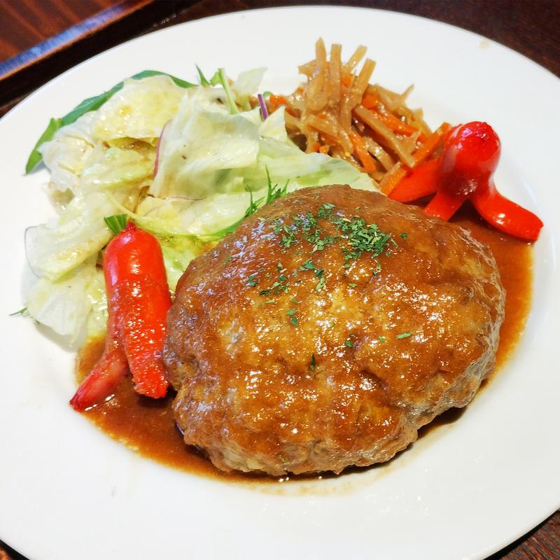 手作りハンバーグ220g定食(大衆食堂 うっちゃり)