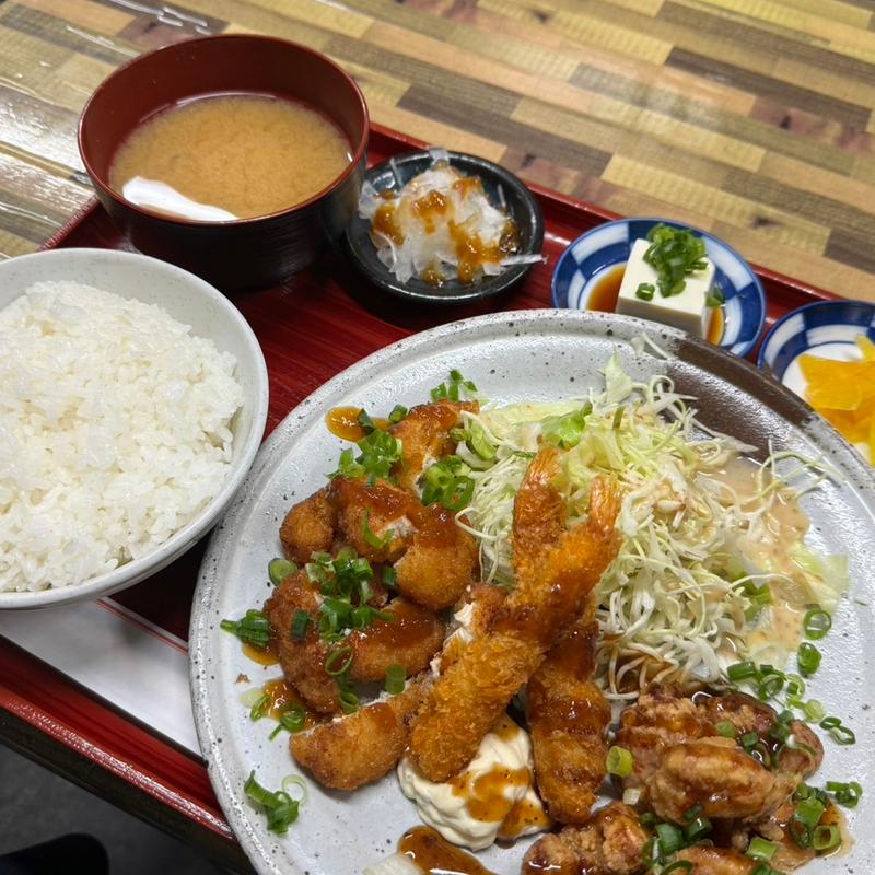 ミックスフライ定食(フルーツパーラーコロンビア)