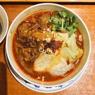 本場四川の牛肉麺(香飃牛肉麺)
