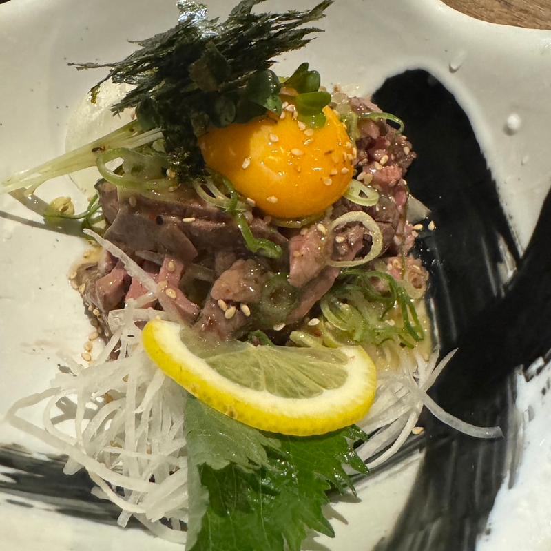 特製牛ロースト塩ユッケ(隠れダイニング あし跡)