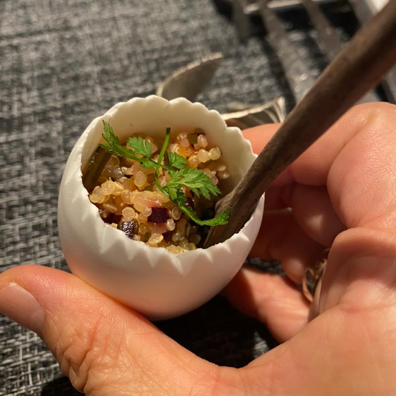 アミューズ　キヌアとビーツと塩昆布のタブレ(メゾン ド ツユキ)