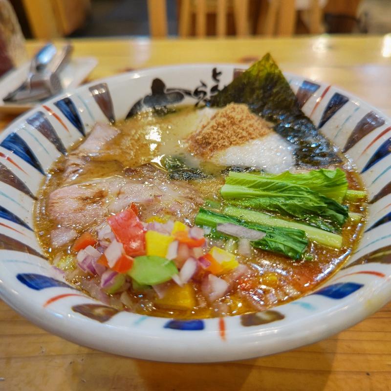 芳醇魚介ラーメン(七志 港南台バーズ店)