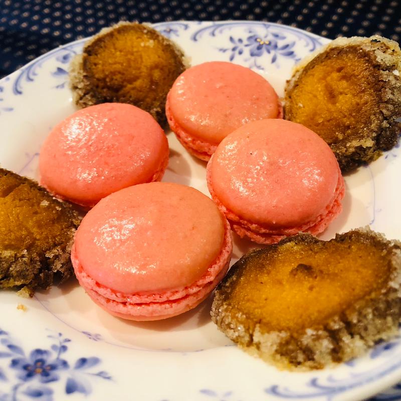 苺のマカロン、オランジュサブレー(フランス厨房 旬彩 中央駅店 )