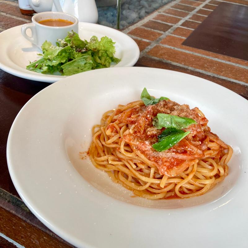 海老と新玉ねぎのトマトパスタ バジルの香り(キシボシパスタカフェ)