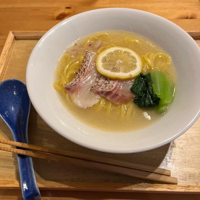 真鯛ラーメン(真鯛ラーメン MACHIKADO)