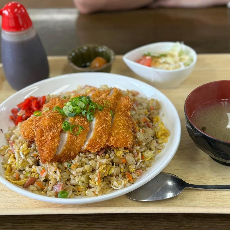 チキンカツチャーハン(大衆食堂 白浜屋)