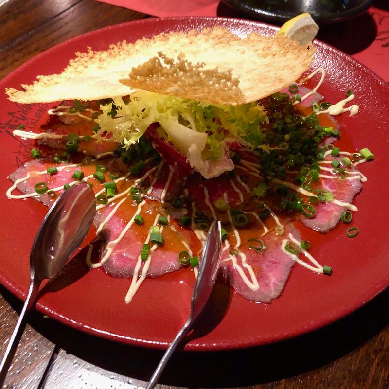 牛肉の洋風タタキ(イルキャンティ パラディーソ西新宿店)