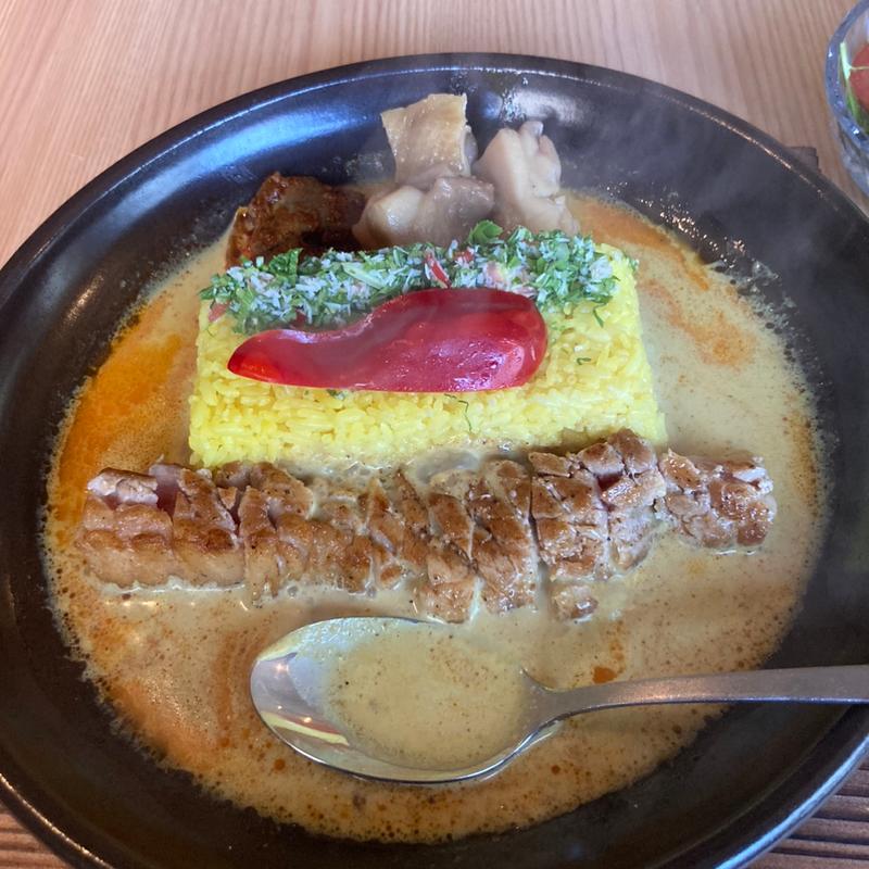 ハーブ鶏＆豚ロース(スリランカカレー ウダーナ＆シャーニカ アサンカ ラクマル)