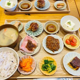 豆皿ランチ(Hütte Hayashi Restaurant)