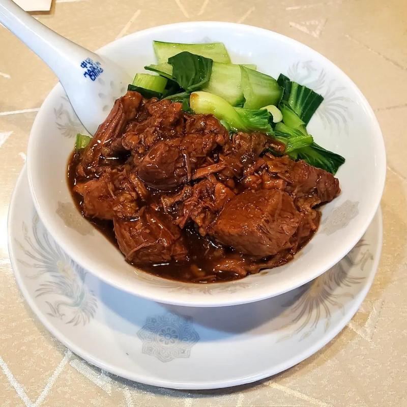 牛バラ飯(広東料理 順徳)