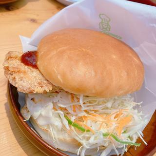 鶏タツタバーガー(コメダ珈琲 新宿御苑前店)