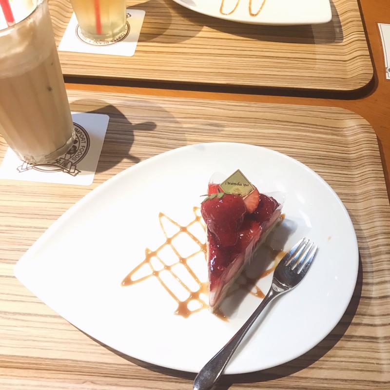 いちごタルト、キャラメルラテ(ice)(オランダ屋　奈良店)