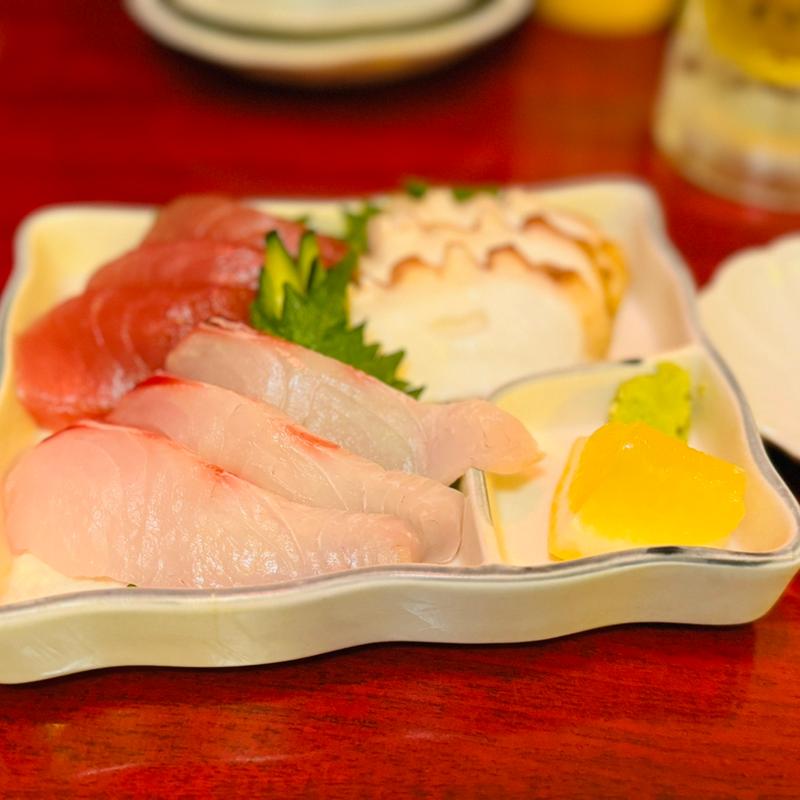 刺身の盛り合わせ(大衆御苑 足立屋)