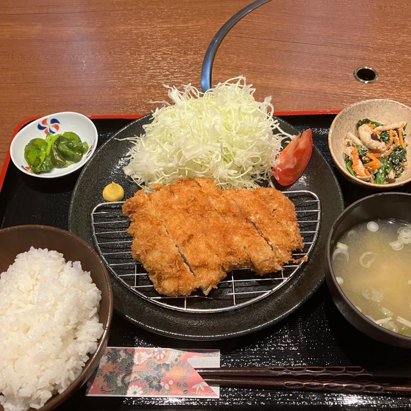 地鶏チキンカツ定食(個室 和食創作豚料理 ReTON(ラトン))