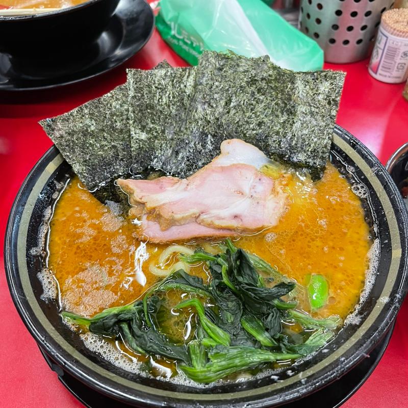 ラーメン（中）(IEKEI TOKYO 王道家直系)