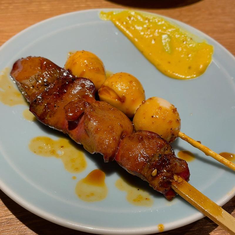 レバーとウズラ(焼鳥 富士山)