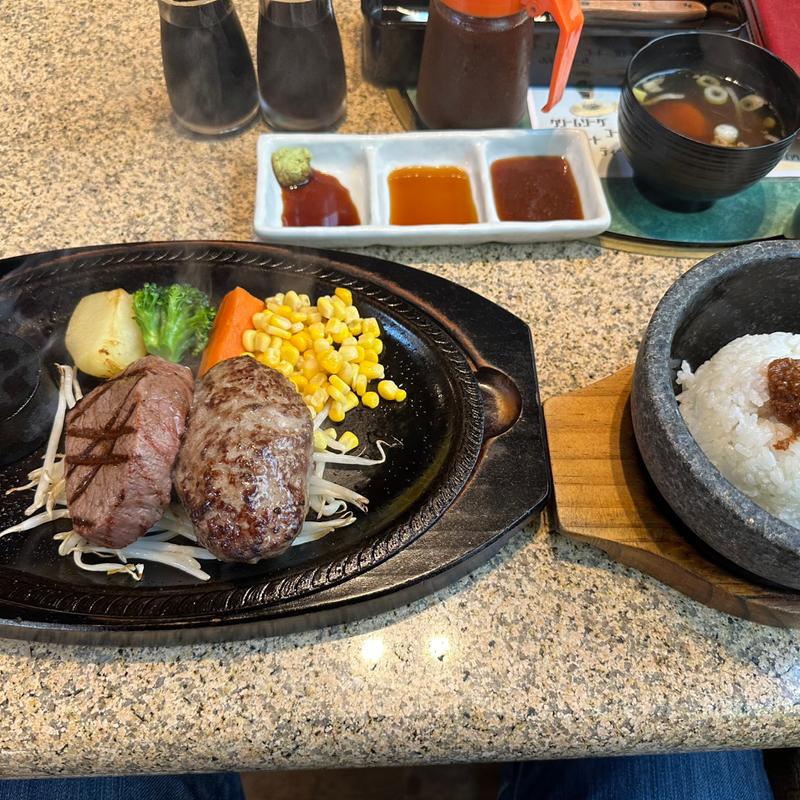 黒毛和牛フィレステーキ＆ハンバーグ(あ・かうはーど )