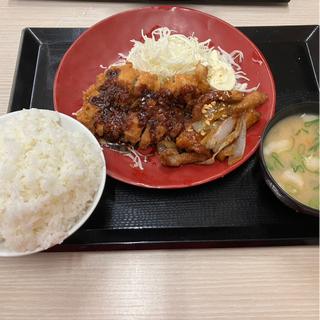 チキンカツとトンテキ定食(かつや 山梨甲府店 )