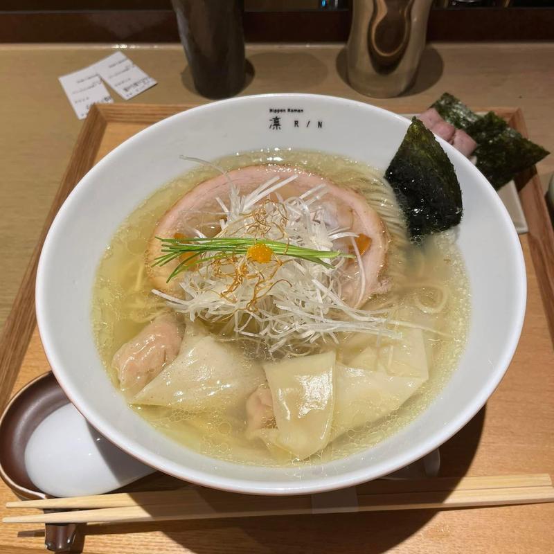 わんたん塩らぁ麺 特製トッピング(Nippon Ramen 凛 tokyo)
