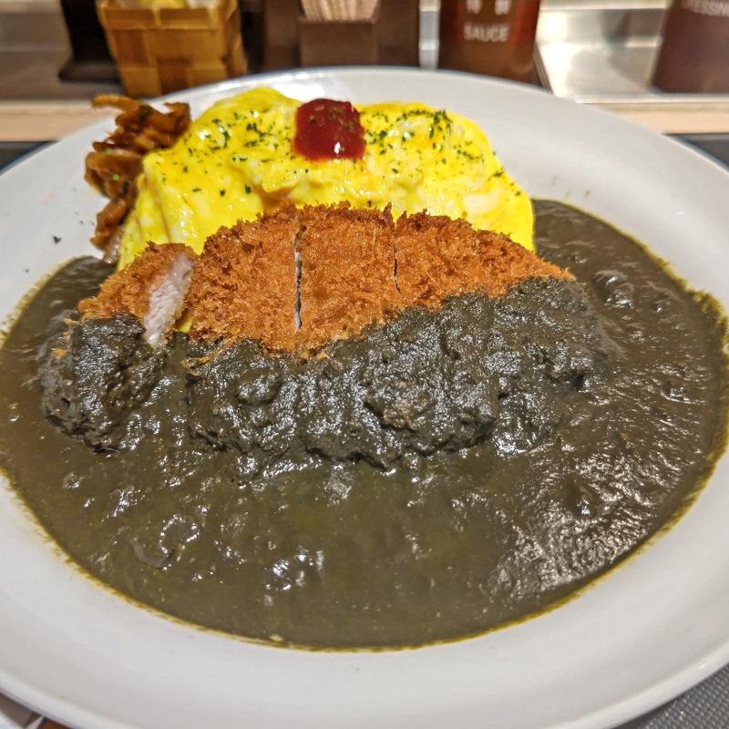 ロースカツオムレツ黒カレー(マイカリー食堂 伊勢佐木町店)