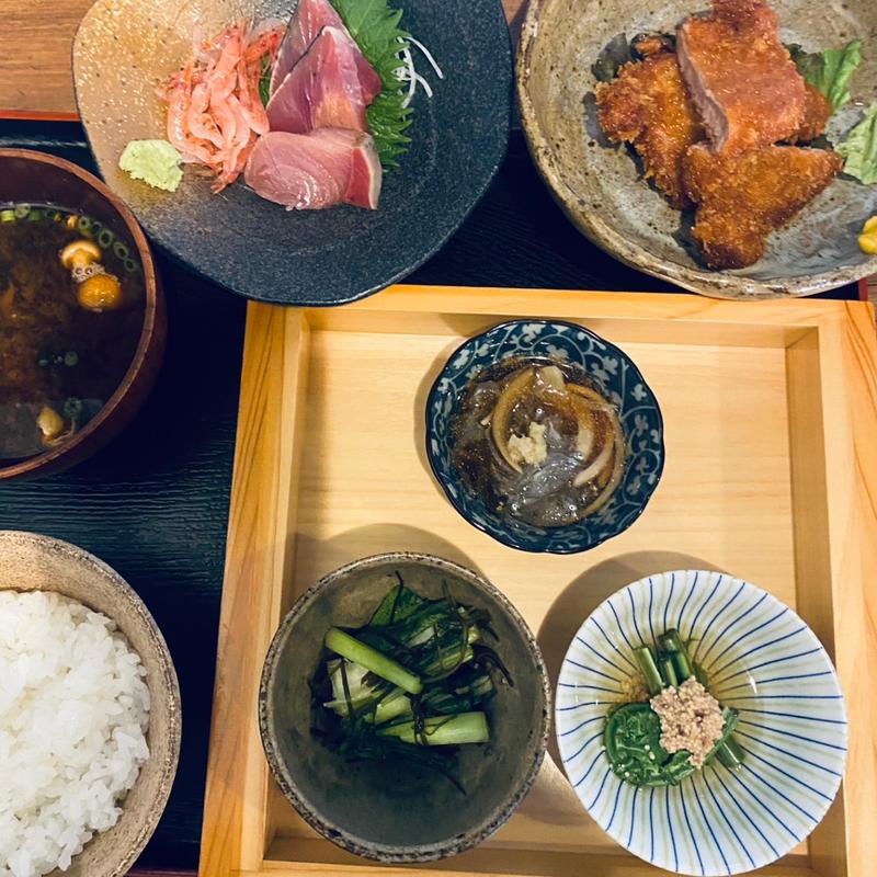 五種のおばんざい御膳(五明の向かい)