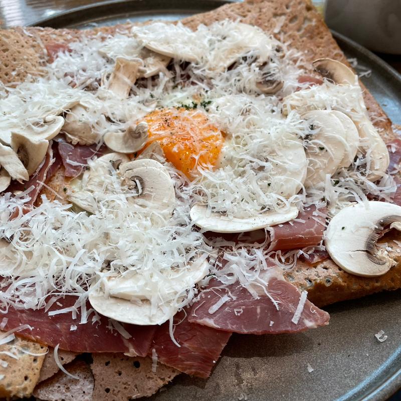 ガレットランチ （サラダ本日のスーププティフールドリンク付き）(ルコックロティ （Le Coq Roti）)