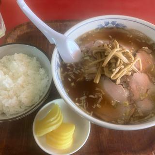 チャーシュー麺+半ライス(廬山)