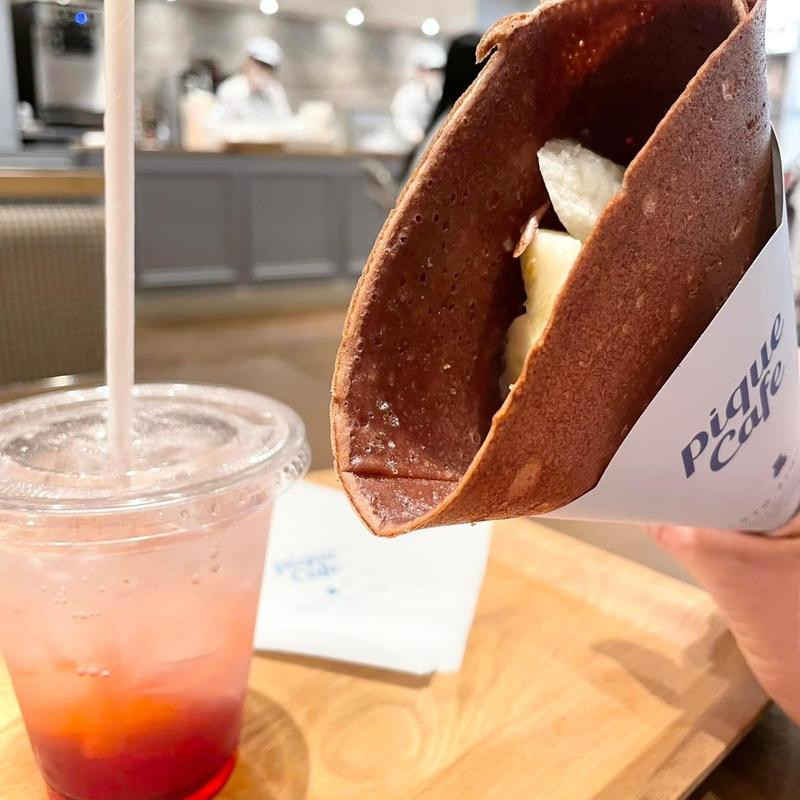 バナナチョコクレープ ベリーSODA(ジェラート ピケ カフェ クレープ リー)