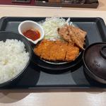 ロースかつ＆ムートート“タイ風豚バラ唐揚げ”定食