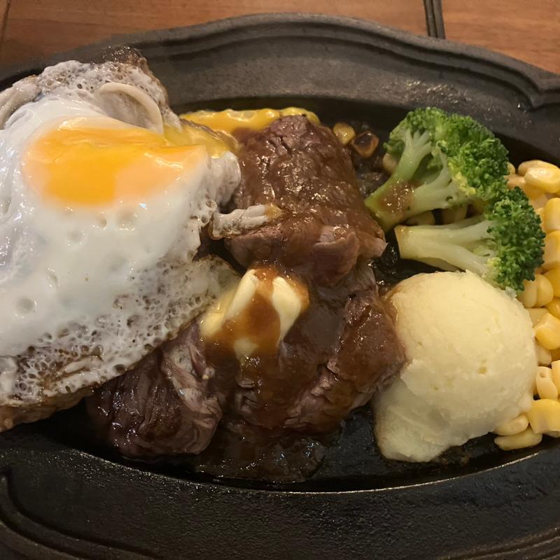 希少赤身サガリ+ハンバーグ　目玉焼き(ハラペコステーキ 渋谷店)