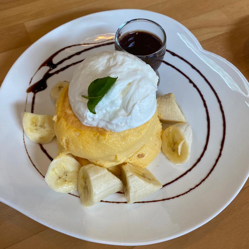 チョコバナナのふわふわパンケーキ(たまごとこなと)