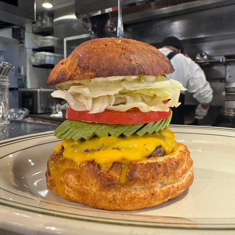 アボカドチーズバーガー(マンチズ バーガー シャック （MUNCH'S BURGER SHACK）)